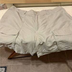 Columbia Men's Light Tan Cargo Shorts
